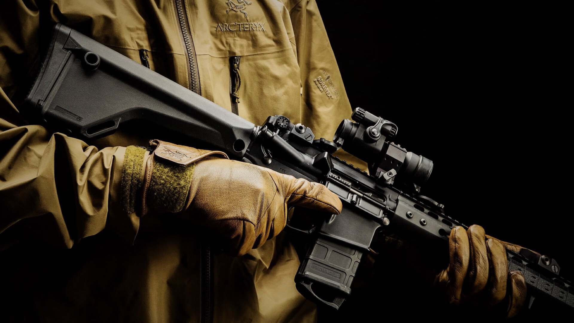 五大联赛球队是否在体能瓶颈期压缩中场布局,五大联赛球场容量排名