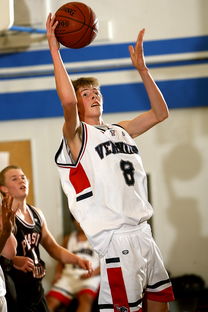 AYX官网-各大豪门主帅战术风格全面对比，各大豪门球衣