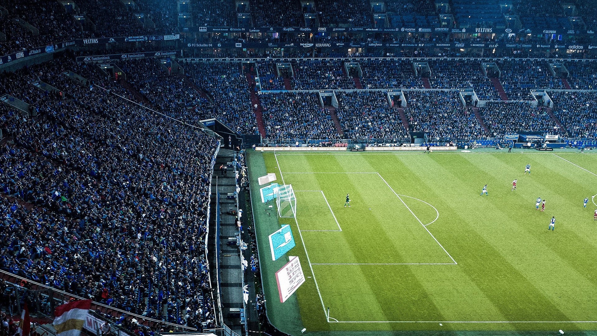 爱游戏电脑版官网-那不勒斯锋线支点吸引防守重心，那不勒斯中锋